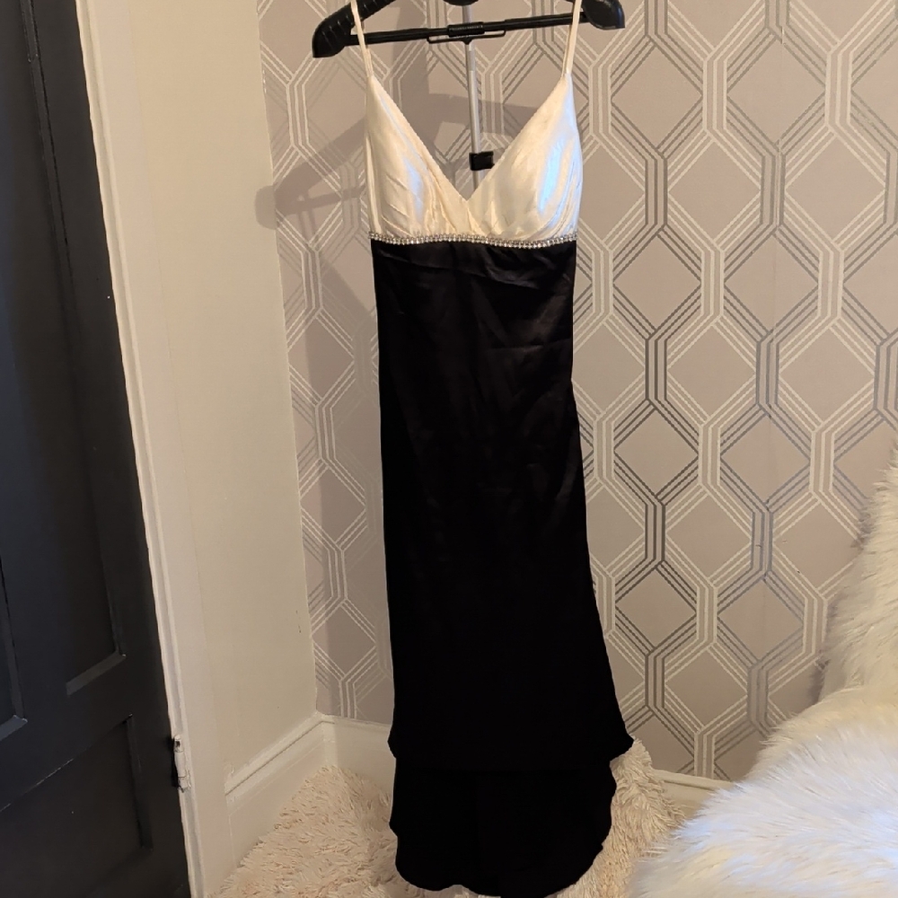 Elegant Black and White Evening Dress